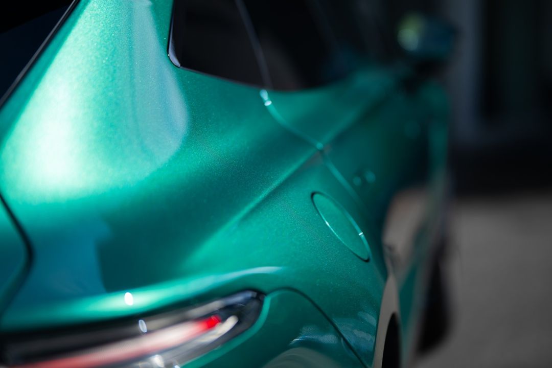 2025 Aston Martin DBX