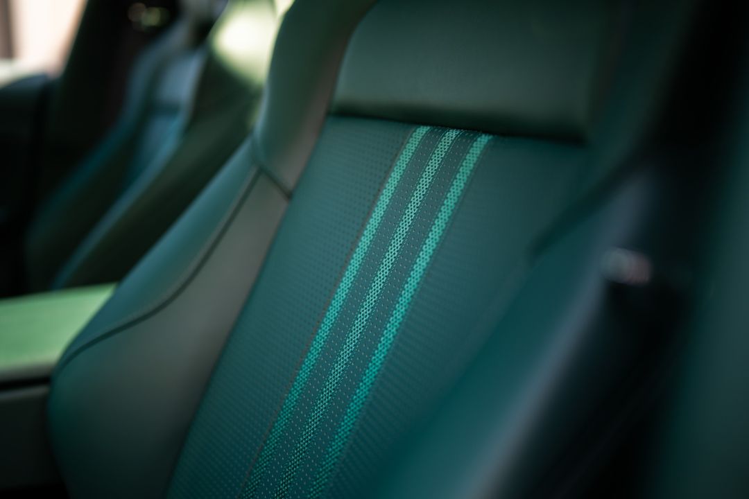 2025 Aston Martin DBX