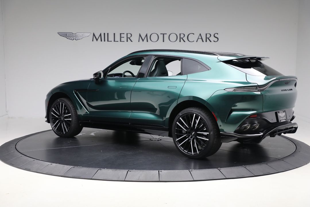 2025 Aston Martin DBX