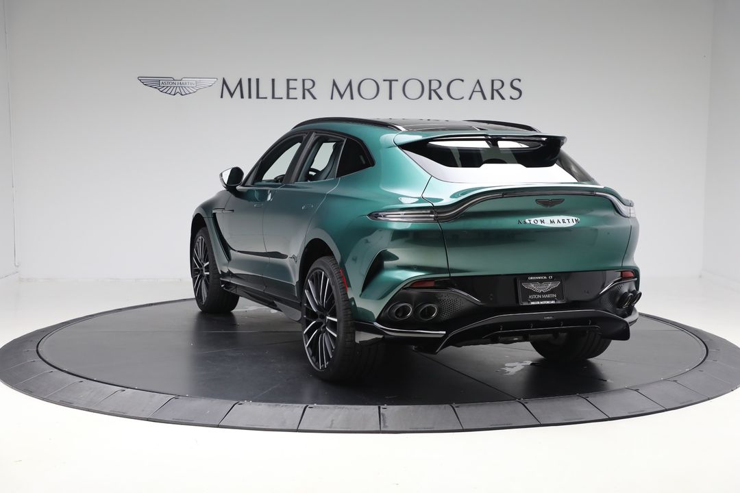 2025 Aston Martin DBX