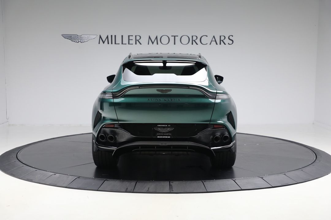 2025 Aston Martin DBX