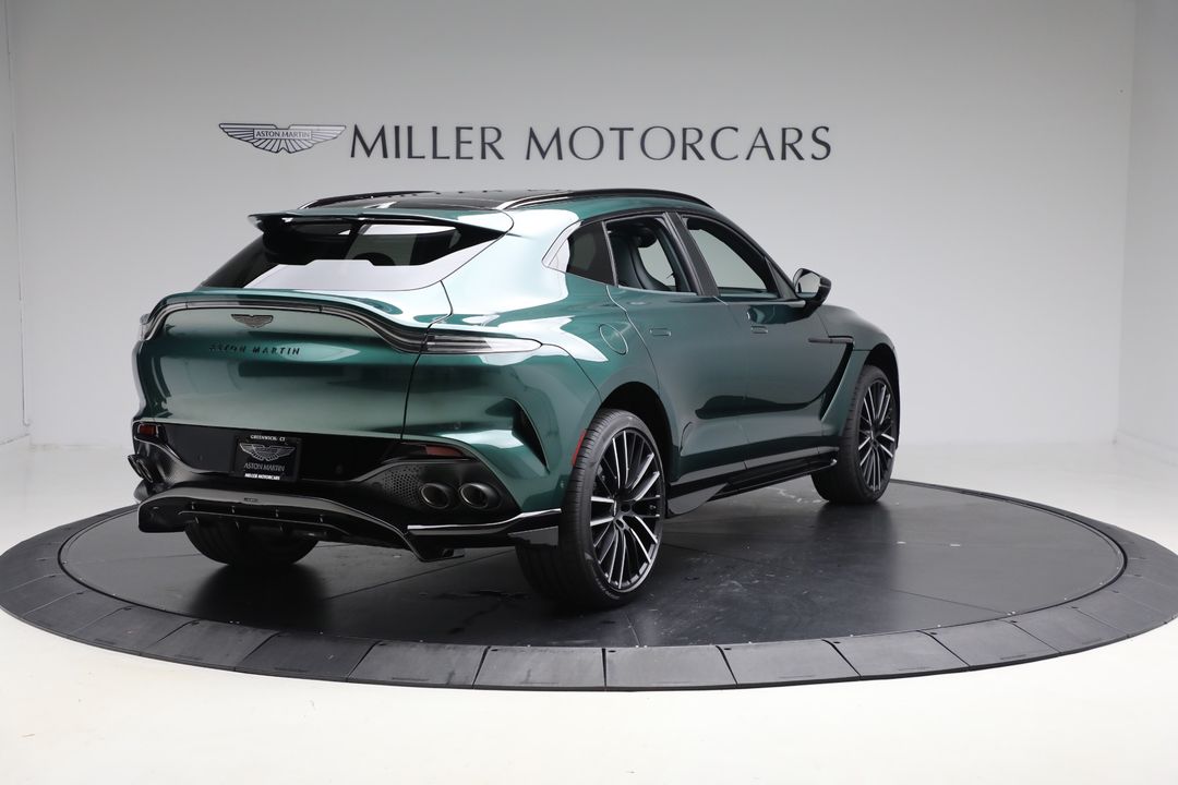 2025 Aston Martin DBX