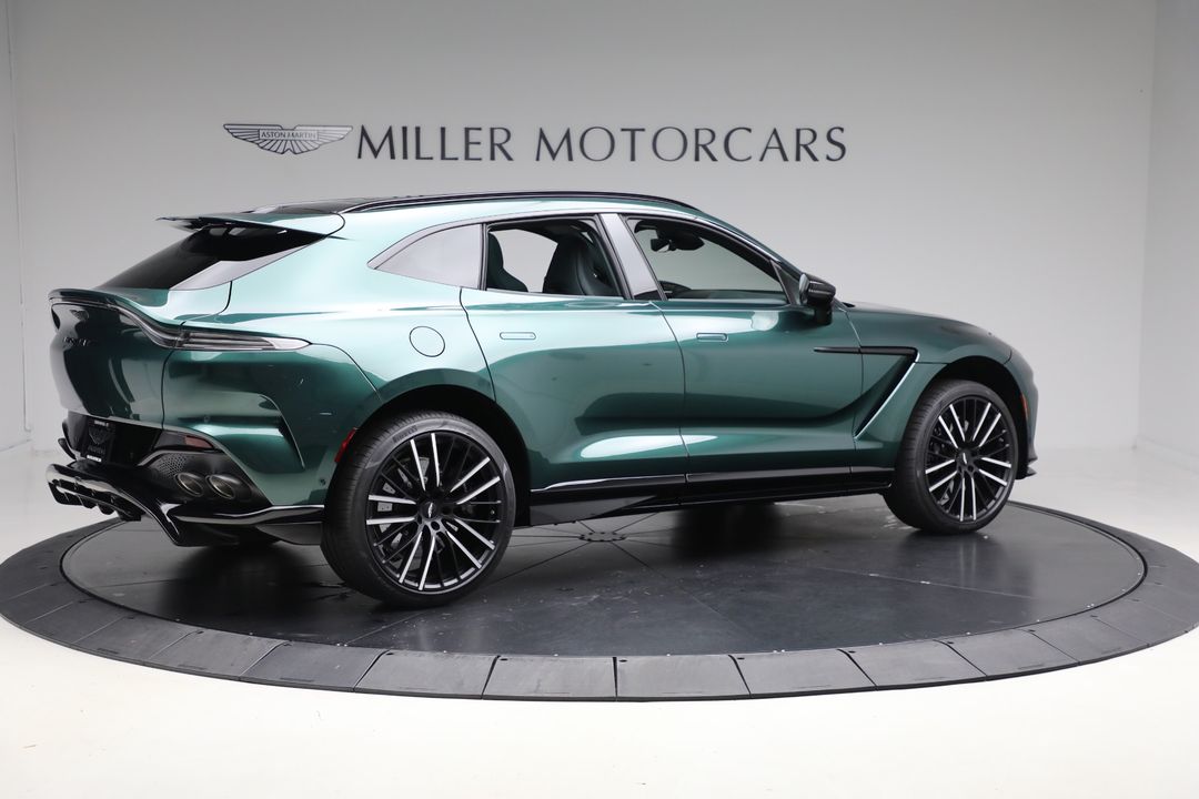 2025 Aston Martin DBX