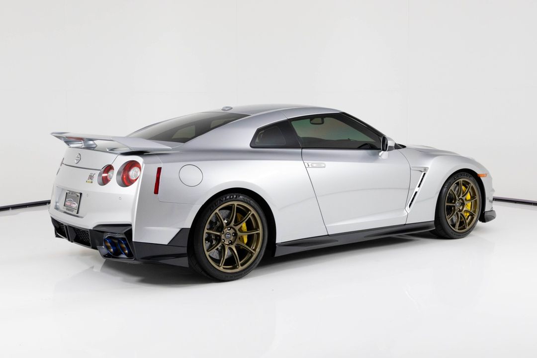 2024 Nissan GT-R