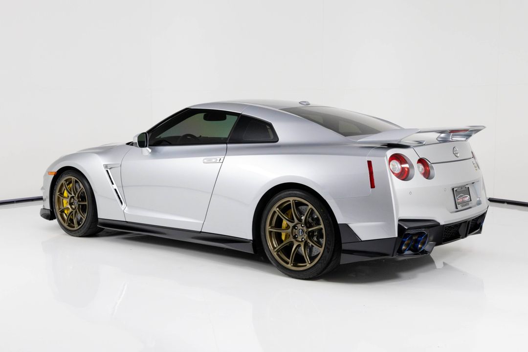 2024 Nissan GT-R