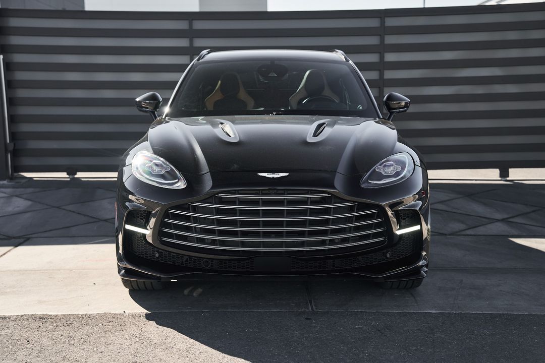 2023 Aston Martin DBX