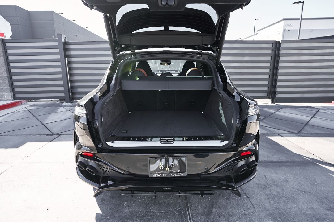 2023 Aston Martin DBX