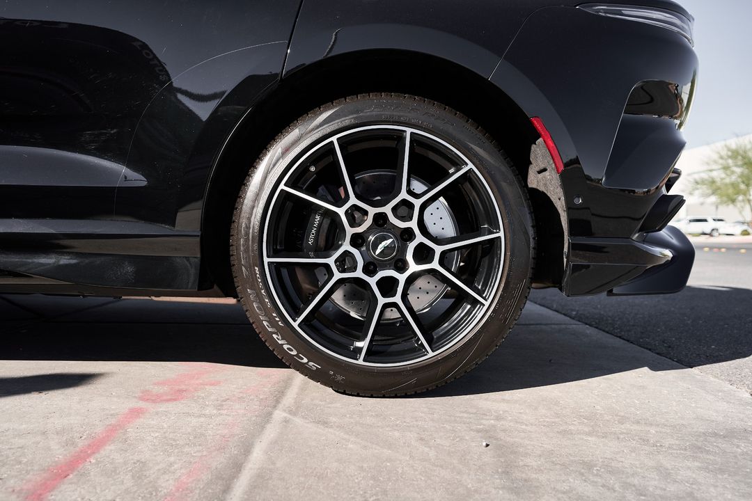 2023 Aston Martin DBX