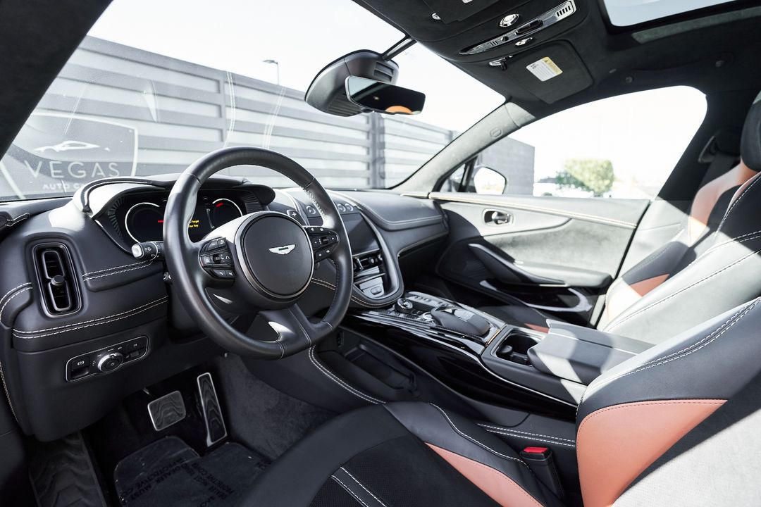 2023 Aston Martin DBX