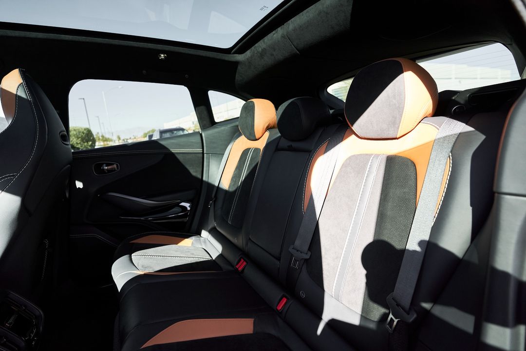 2023 Aston Martin DBX
