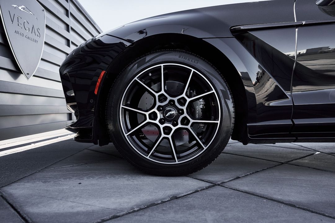 2023 Aston Martin DBX
