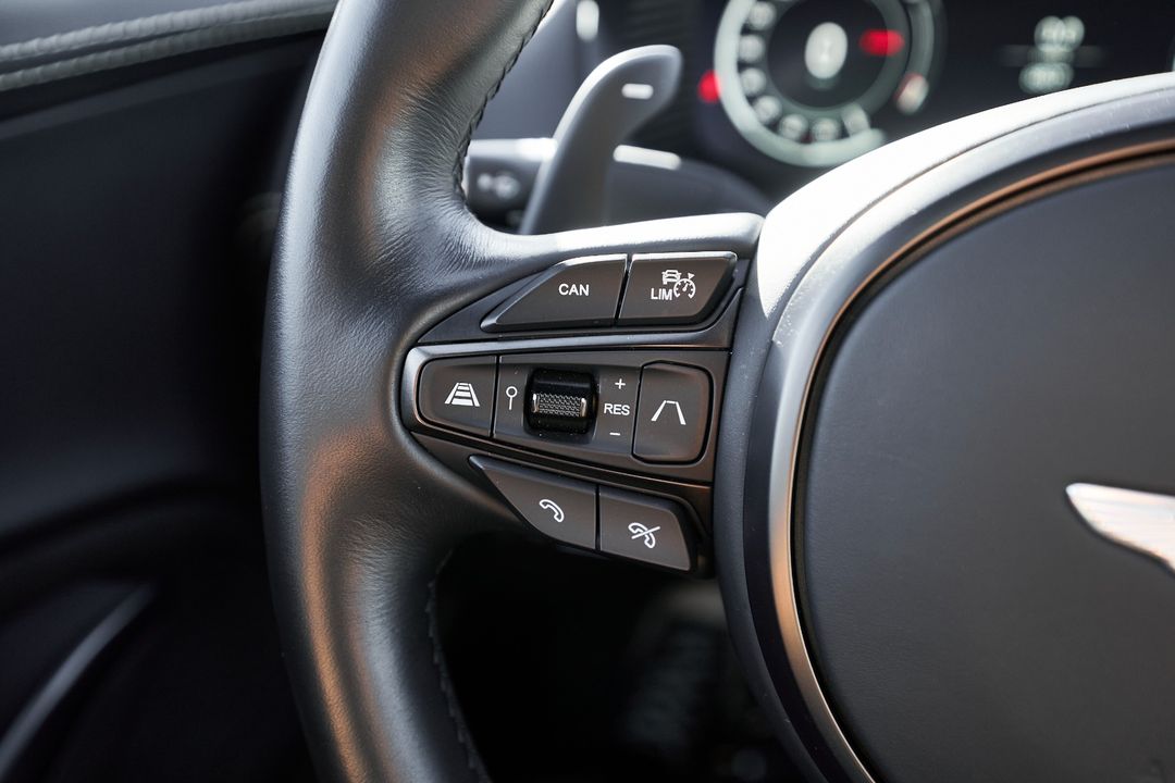 2023 Aston Martin DBX