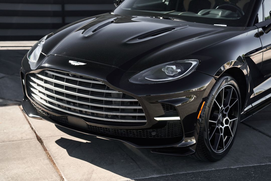 2023 Aston Martin DBX