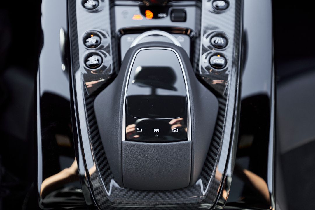 2023 Aston Martin DBX