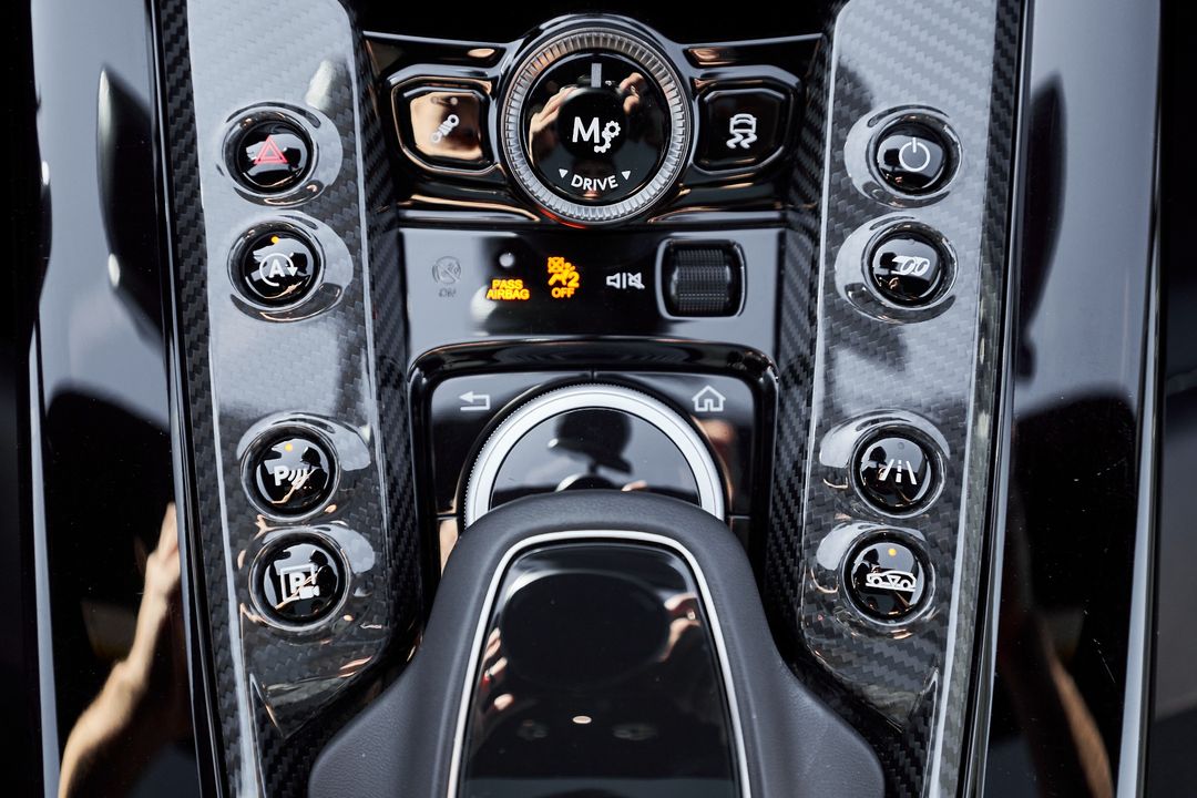 2023 Aston Martin DBX