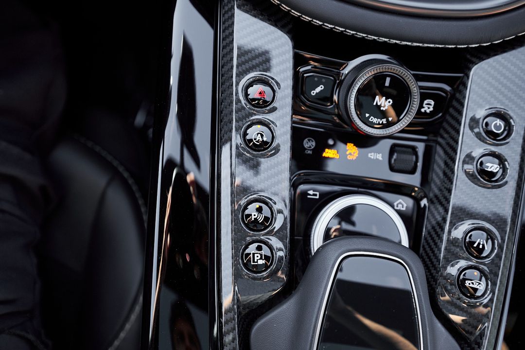 2023 Aston Martin DBX