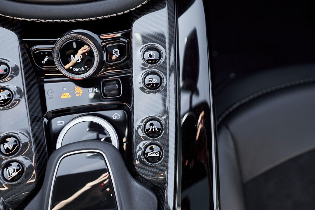 2023 Aston Martin DBX