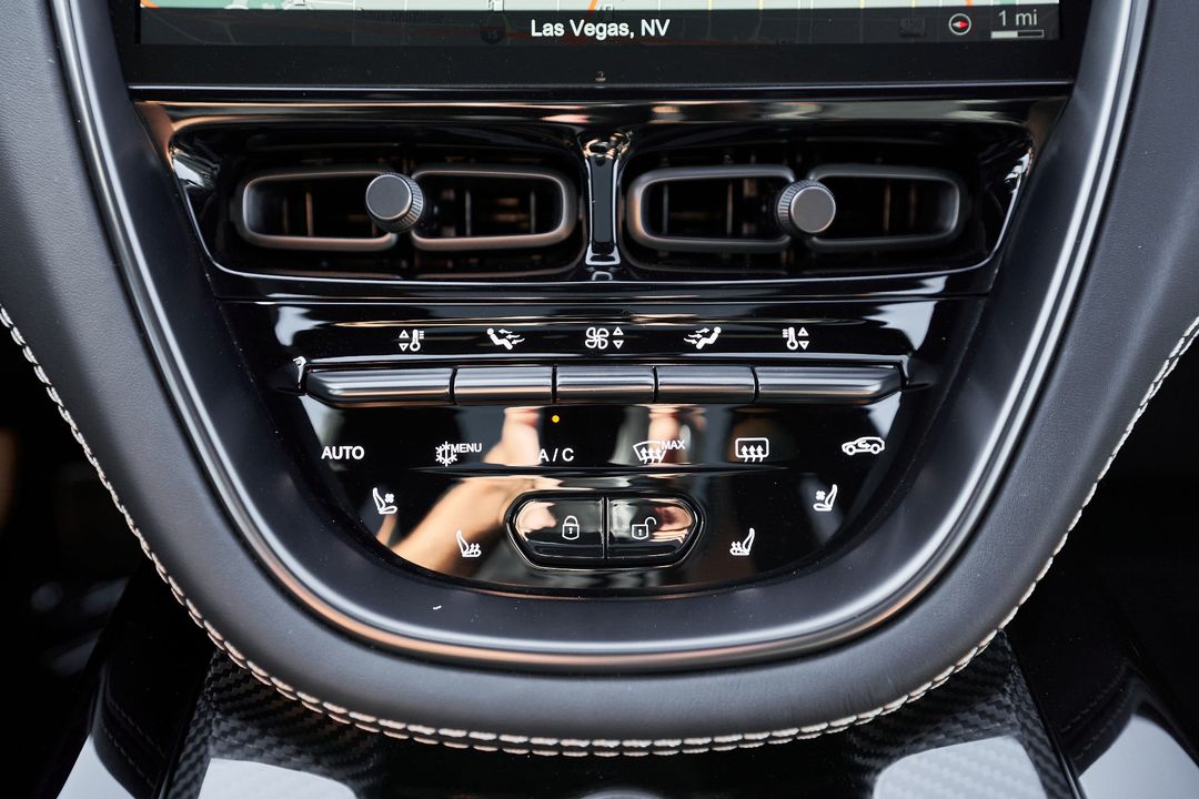 2023 Aston Martin DBX