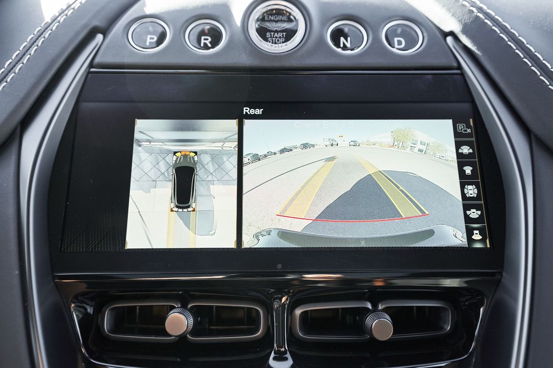 2023 Aston Martin DBX