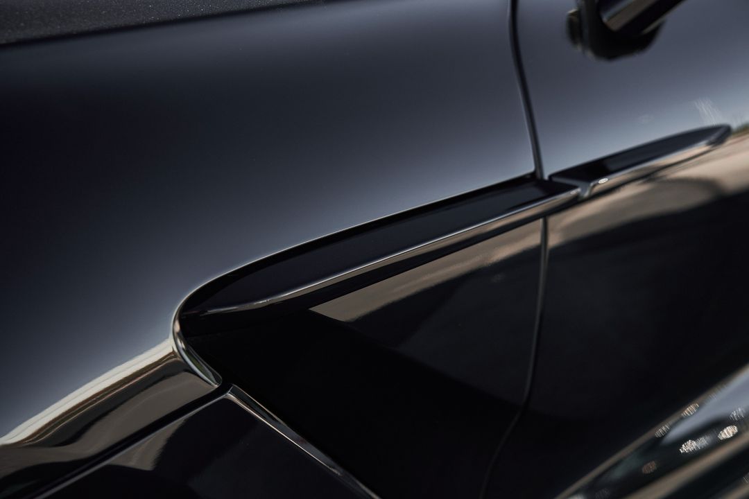2023 Aston Martin DBX