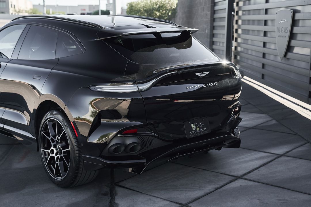 2023 Aston Martin DBX
