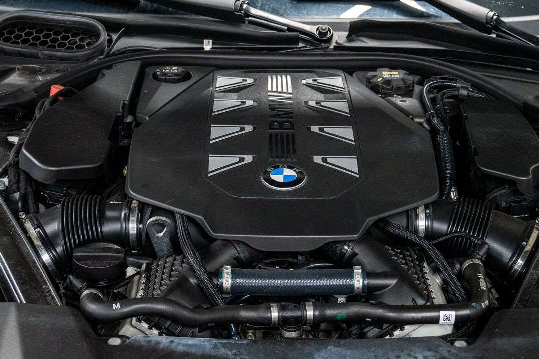 2023 BMW 760i