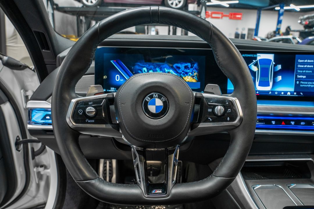 2023 BMW 760i