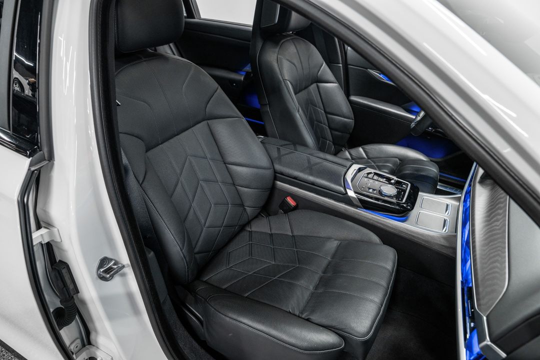 2023 BMW 760i