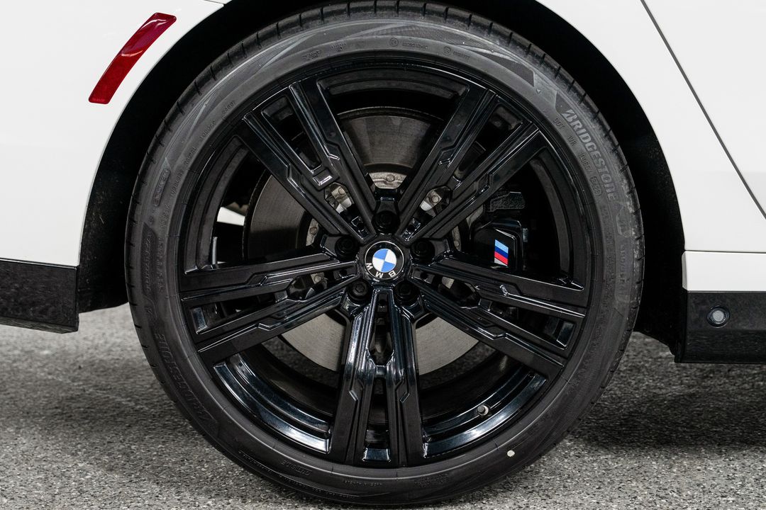 2023 BMW 760i