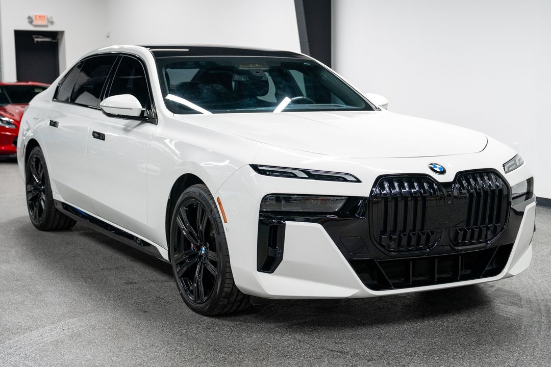 2023 BMW 760i