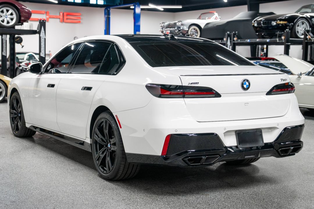 2023 BMW 760i