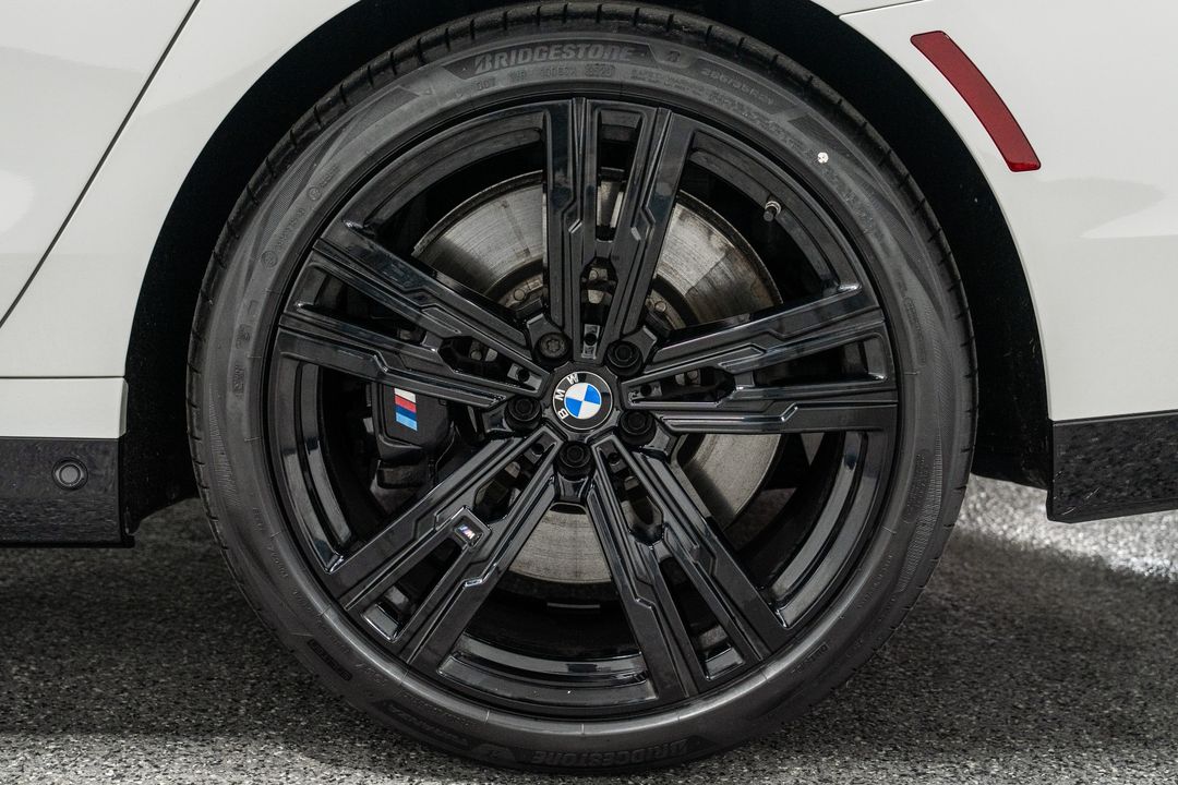 2023 BMW 760i