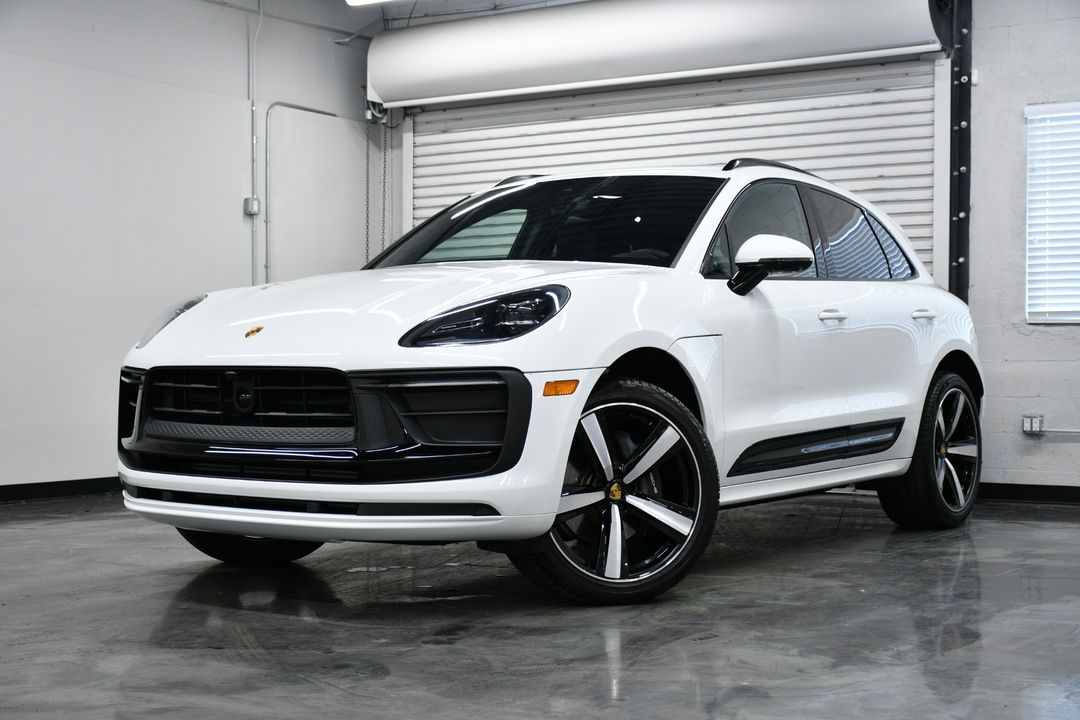 2025 Porsche Macan
