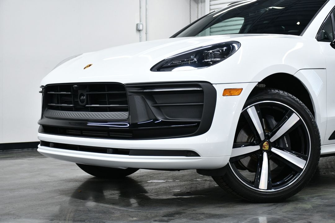 2025 Porsche Macan