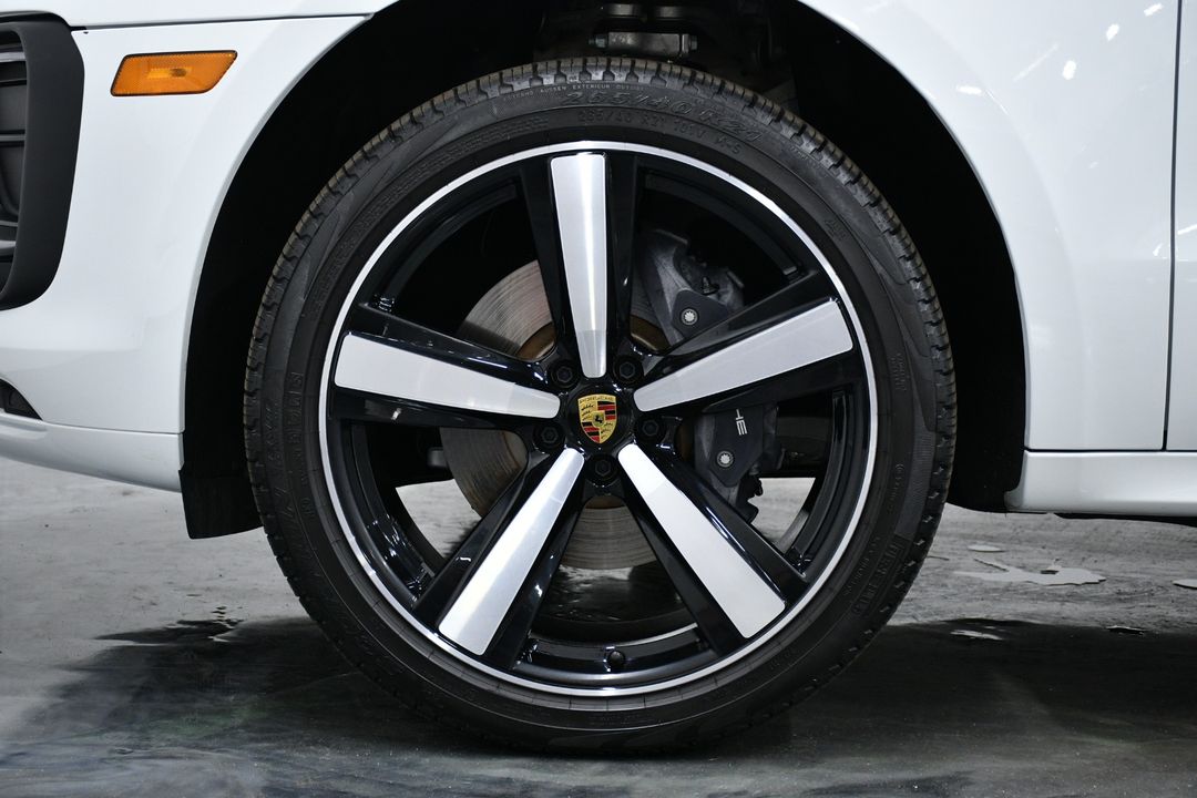 2025 Porsche Macan