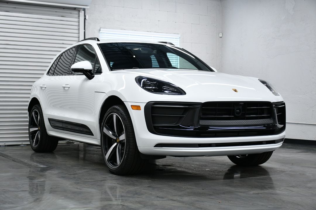 2025 Porsche Macan