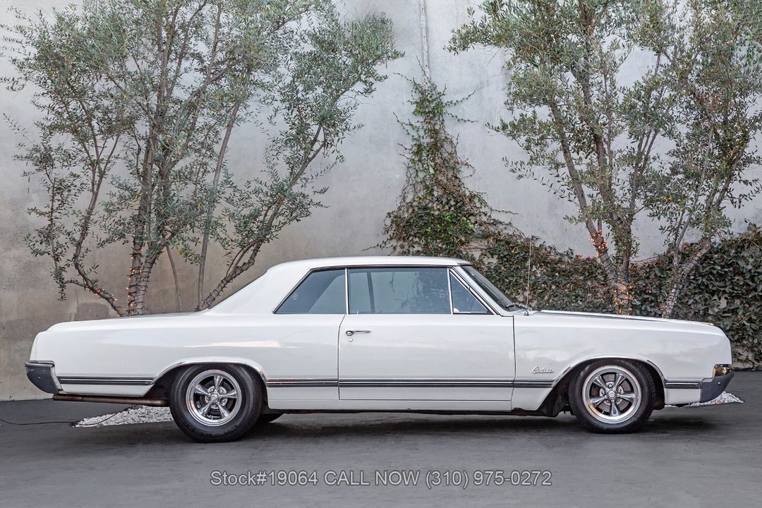 1965 Oldsmobile F-85 Cutlass Holiday