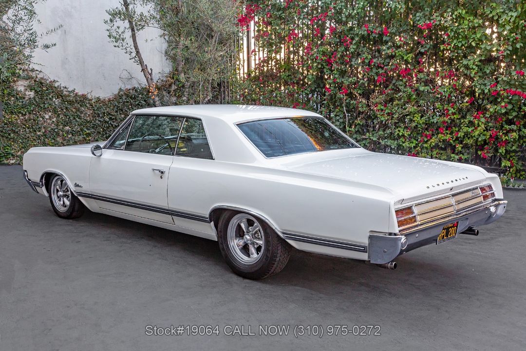 1965 Oldsmobile F-85 Cutlass Holiday