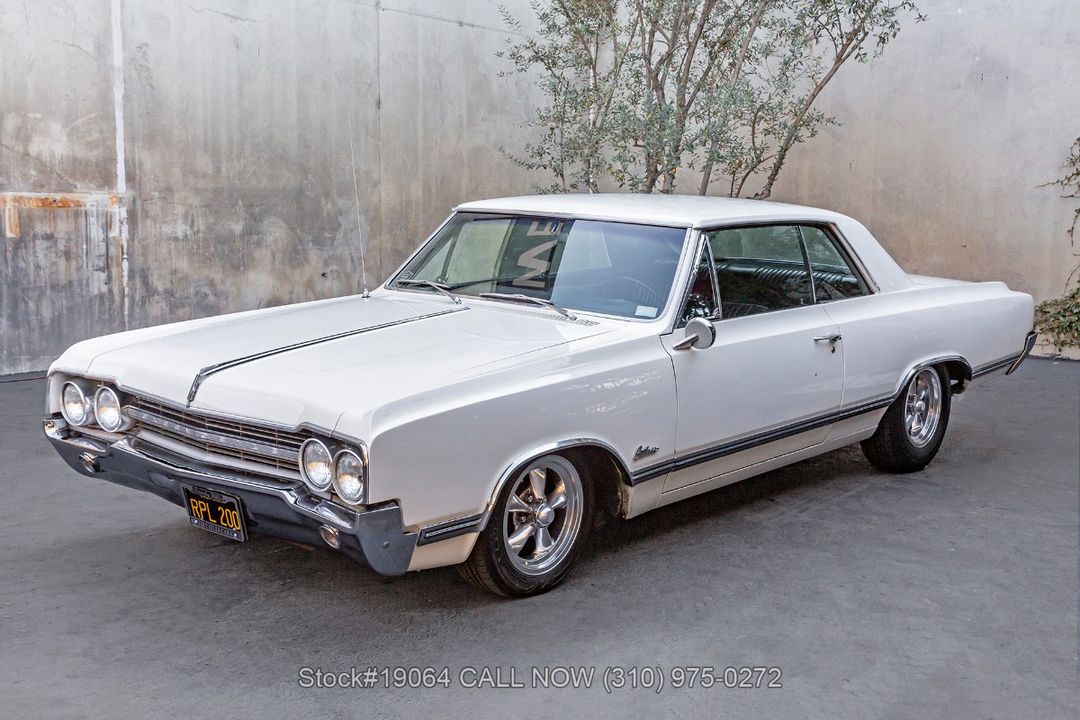 1965 Oldsmobile F-85 Cutlass Holiday