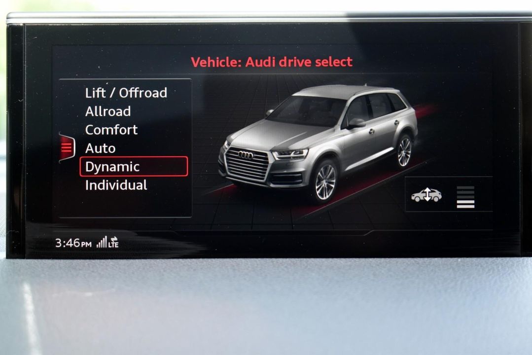 2017 Audi Q7 3.0 TFSI Prestige Pkg, Driver Assistance Pkg, Ventilation and Cold Weath