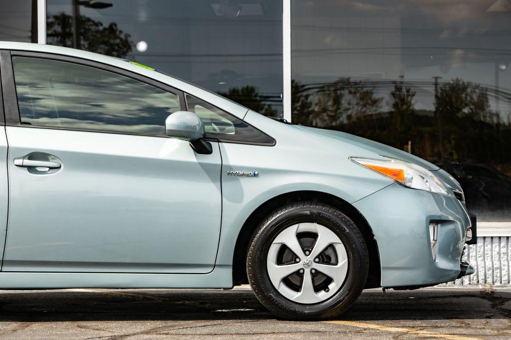2014 Toyota PRIUS III