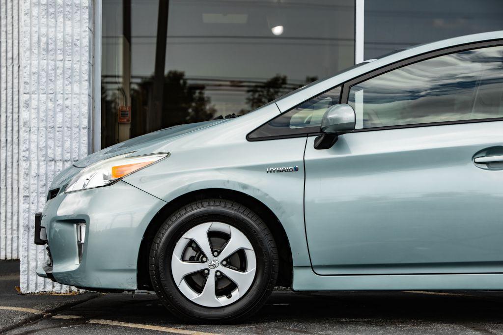 2014 Toyota PRIUS III