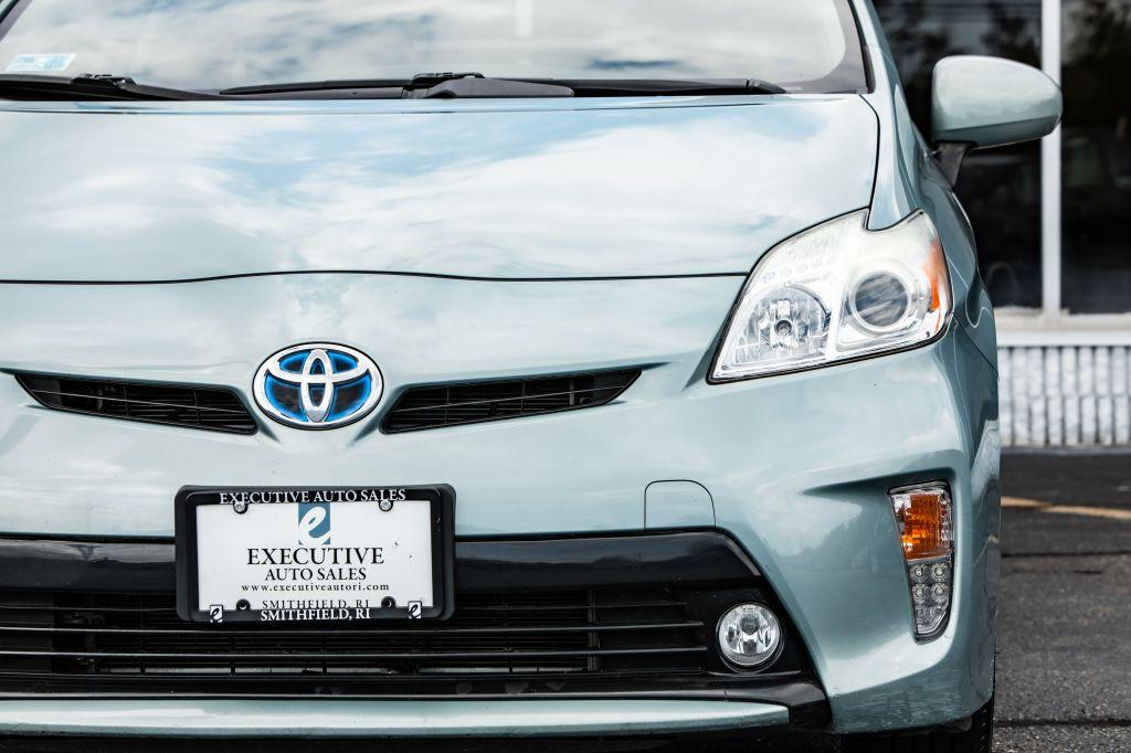 2014 Toyota PRIUS III