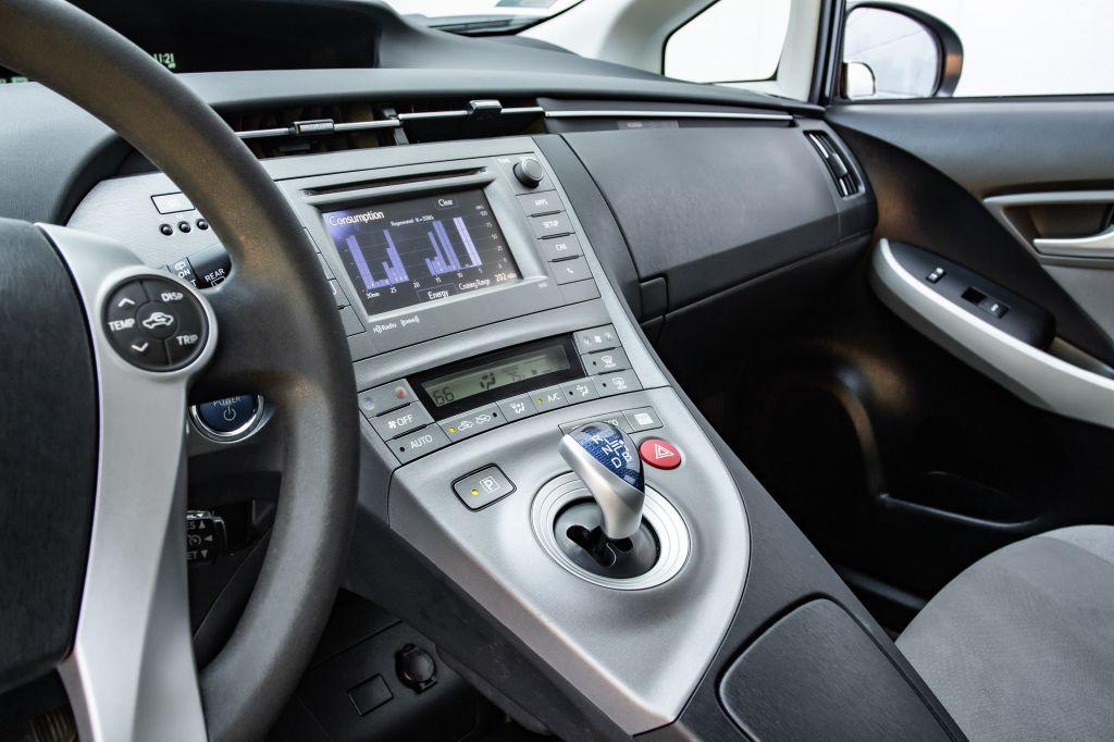 2014 Toyota PRIUS III