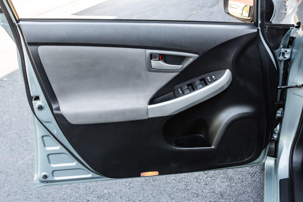 2014 Toyota PRIUS III