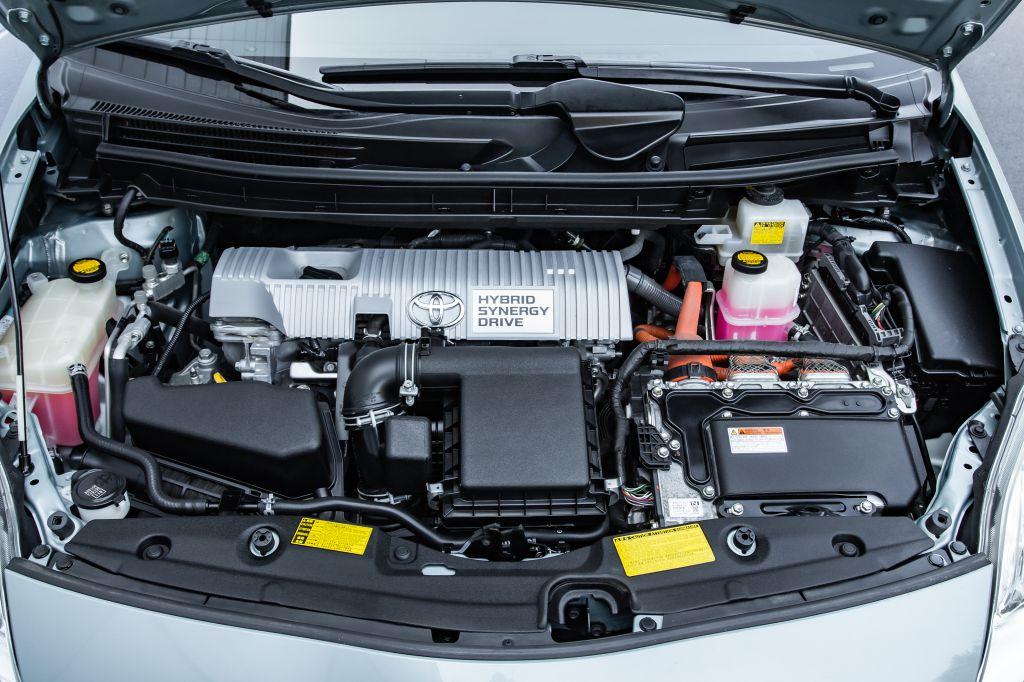 2014 Toyota PRIUS III