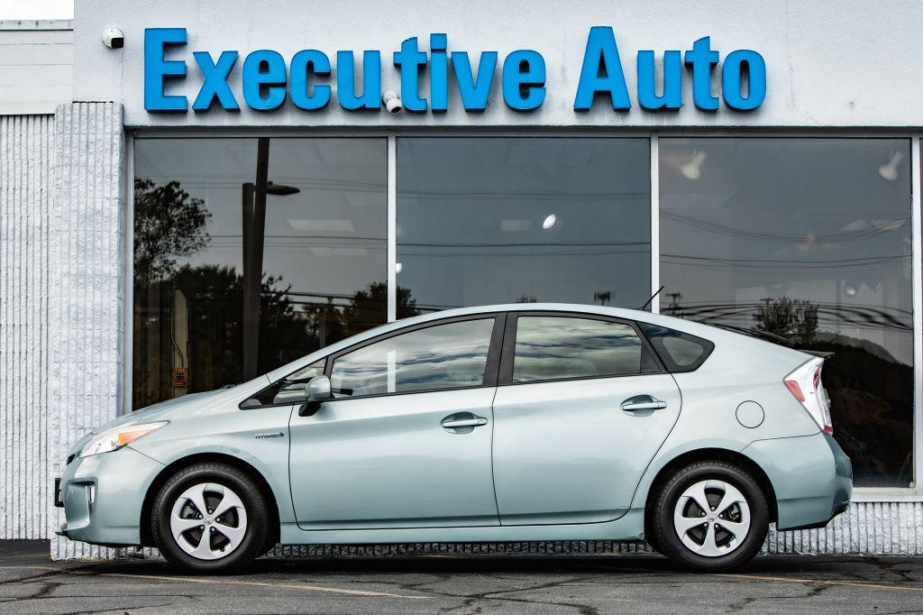 2014 Toyota PRIUS III