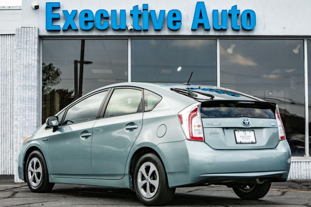 2014 Toyota PRIUS III
