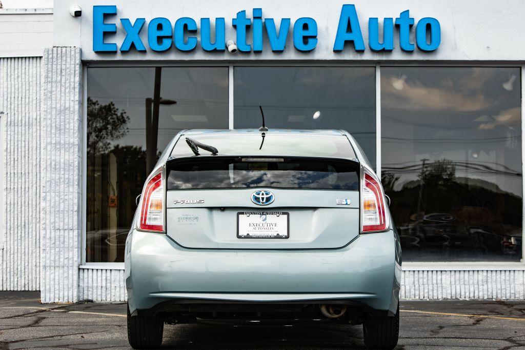 2014 Toyota PRIUS III