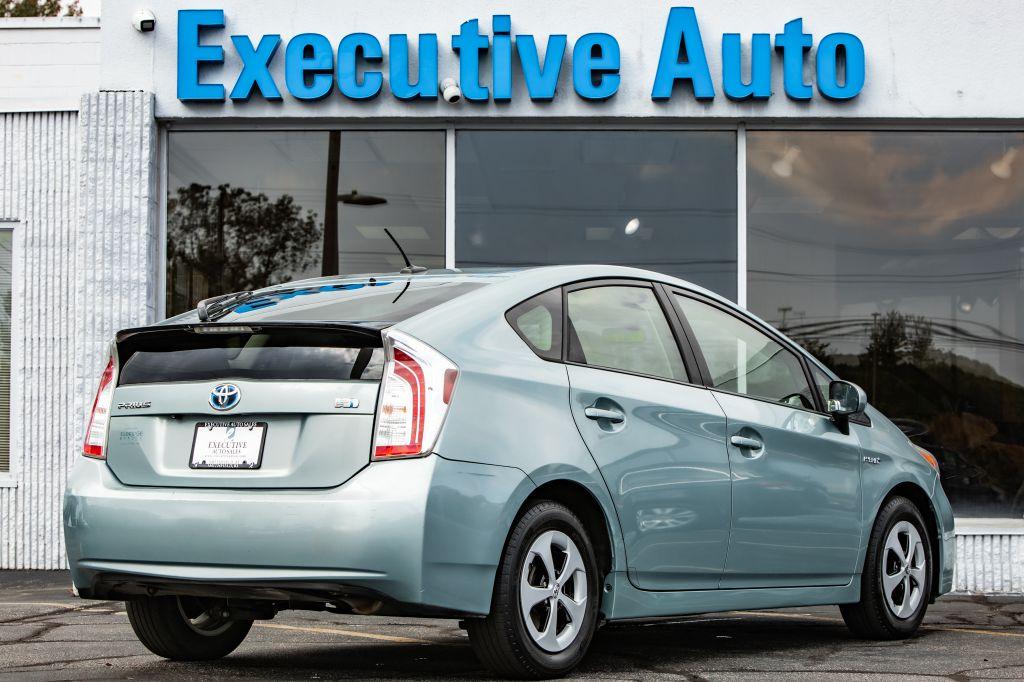 2014 Toyota PRIUS III